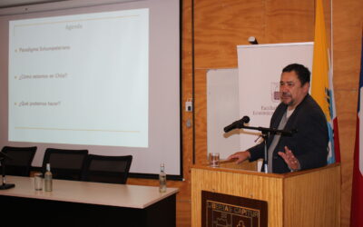 Director Roberto Álvarez inauguró programa de magíster en UACh