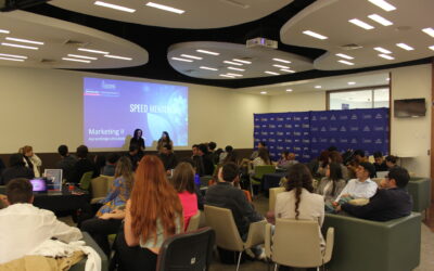 Mentores evalúan proyectos de estudiantes en Speed Mentoring