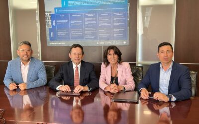 FEN UCHILE firma importante alianza académica y profesional con Deloitte: beneficiará a estudiantes de pregrado
