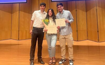 Centros de Estudiantes FEN reconocen a funcionarios, profesores y ayudantes en Ceremonia de Premiación