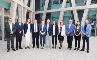 FEN Uchile, MIT y Mujeres Empresarias se unen para formar nuevas directoras