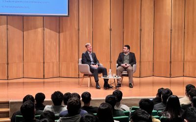 Andrés Trautmann comparte su experiencia con estudiantes FEN y los invita a proyectarse en grande