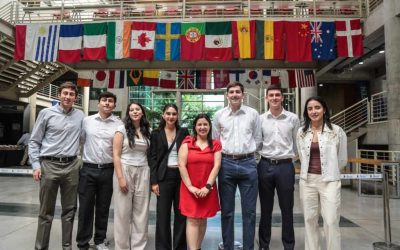 FEN U. de Chile y Santander entregaron becas de Movilidad Internacional de Pregrado para proyectar el talento al mundo