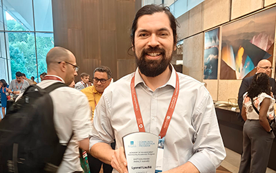 Académico Lyonel Laulié recibe el Distinguished Impact Award de la Academy of Management, la asociación académica de management más grande del mundo