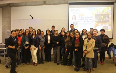 Emprendedoras del Mercadito FEN se capacitan en costos y rentabilidad mediante ciclo de talleres prácticos